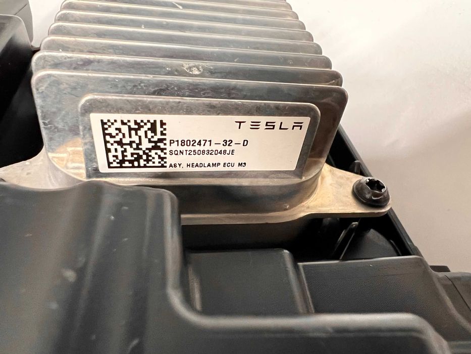 Фара Tesla Model 3 Highland (Хайленд) передня ліва та права, оригінал