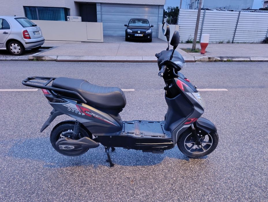 Scooter elétrica