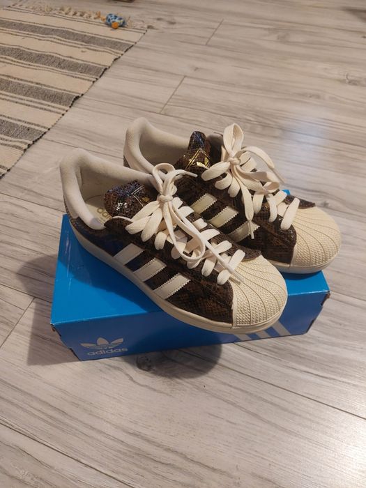 Adidas superstar