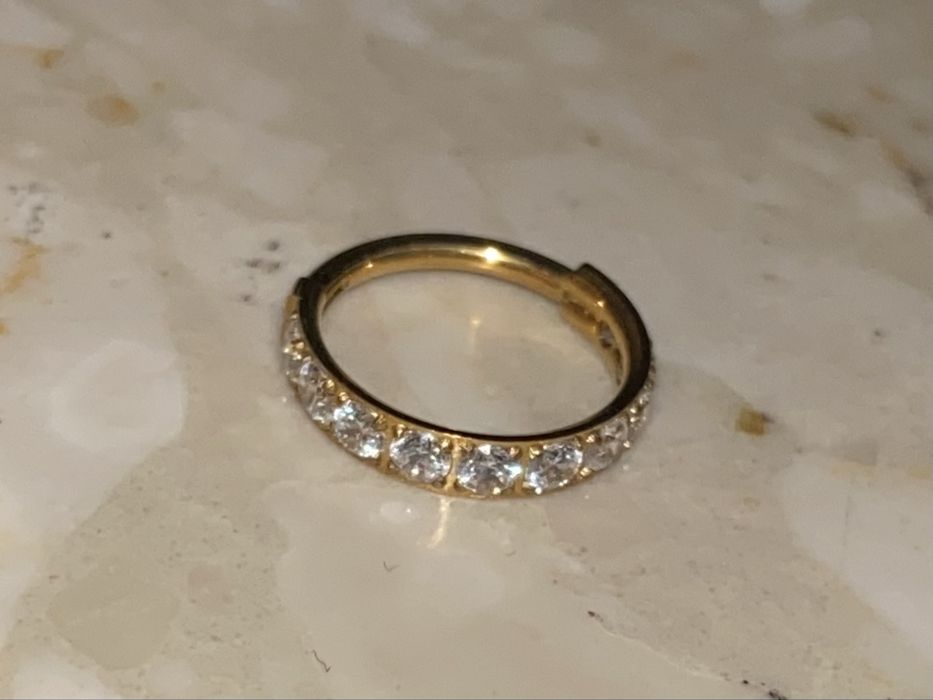 Unisex kolczyk 10 mm piercing 16 G kółko segment Tytan