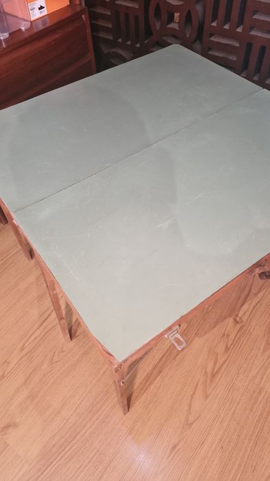 Mesa dobrável antigal