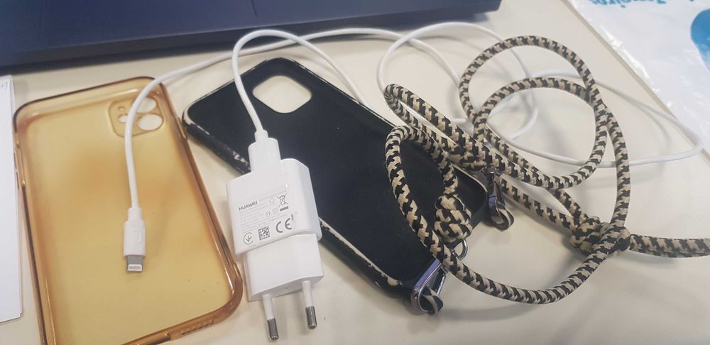 Iphone 11 64 GB vermelho