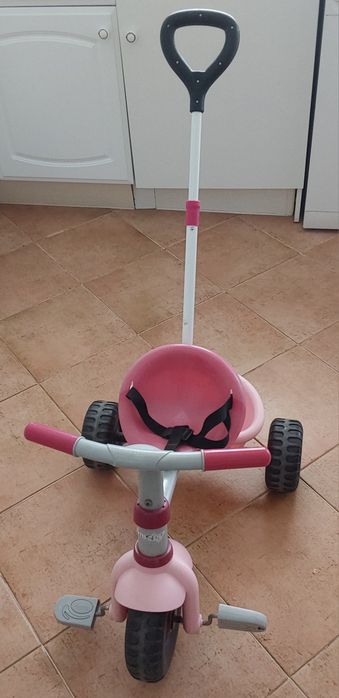 TRICICLO CRIANÇA para +12meses. Caixa basculante. Muito bem estimado.