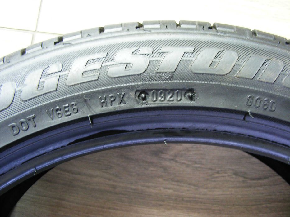 Літня гума 235/45/19 -4 шт.Bridgestone Dueler H/P.