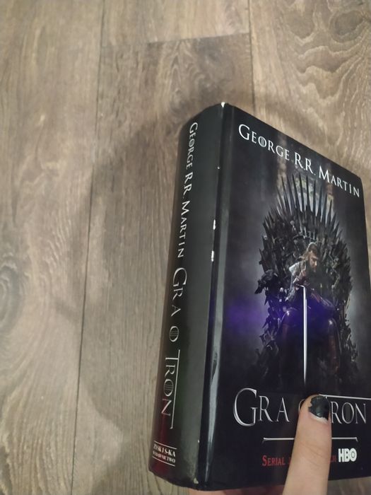 Pieśń lodu i ognia tom pierwszy Gra o tron w twardej okładce
