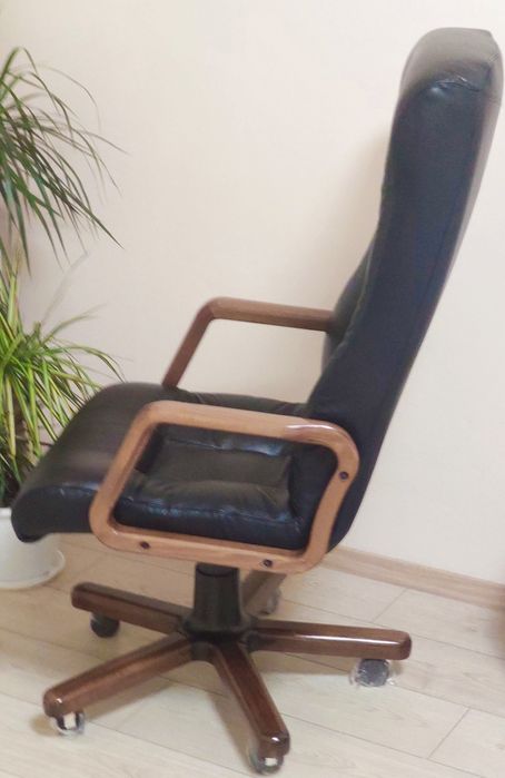 Офісне крісло, натуральна шкіра, вільне гойдоння TILT