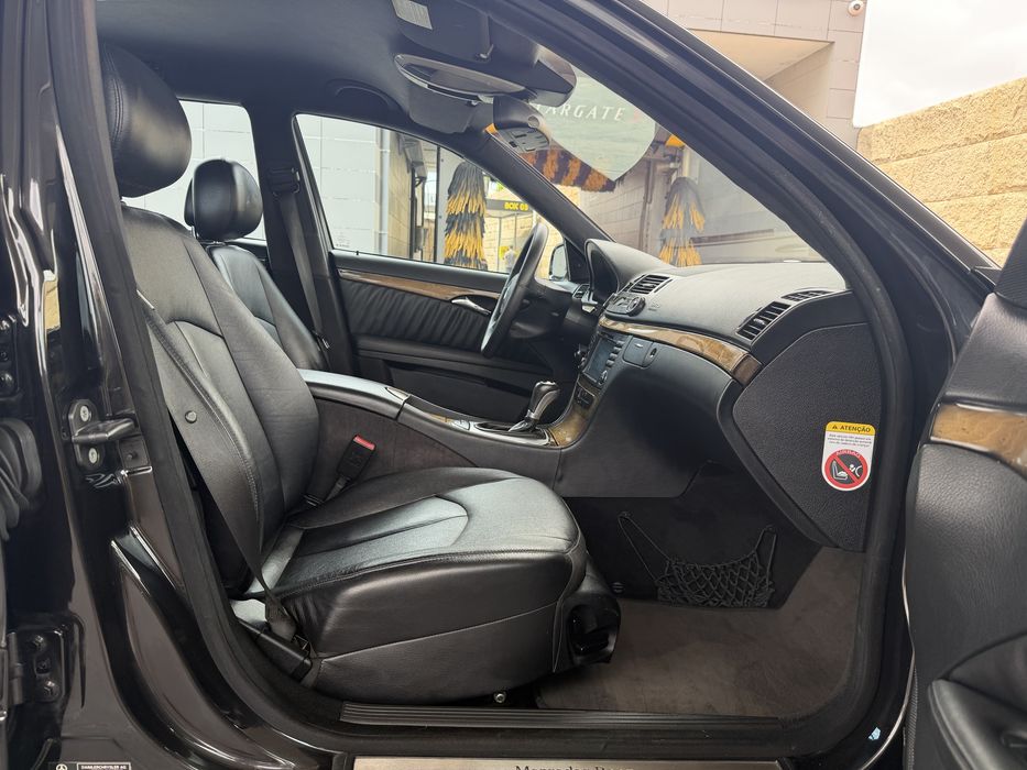 Mercedes-Benz E 320 — fotografia 8