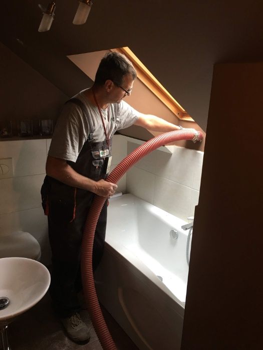 Ocieplenie domu izolacje celuloza wdmuchiwanie docieplanie poddasza