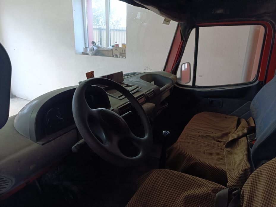 Лдв Конвой 2.4 Дизель 2004 рік