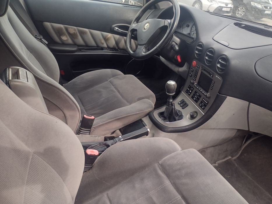 Alfa Romeo 166  ...