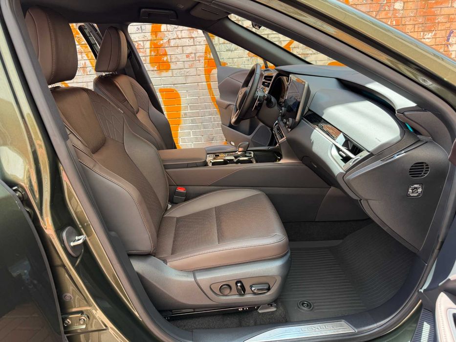 Lexus RX 2025 VIN JTJCHBJA502020626 фото оголошення 17 з 24