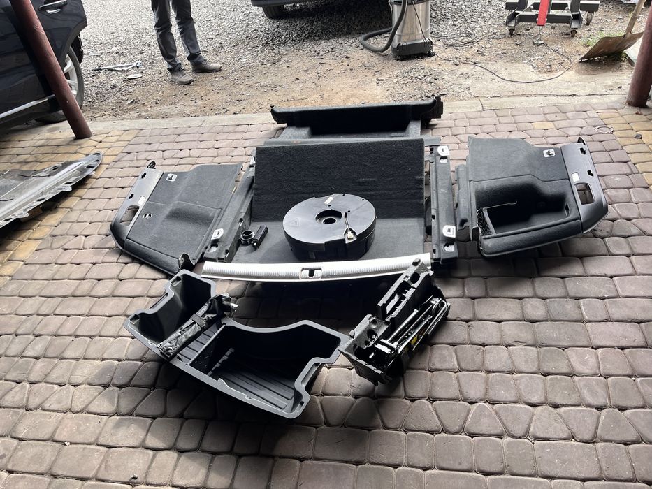 Комплект багажника Audi Q5 8R0 обшивки полка саббуфер докатка накладка