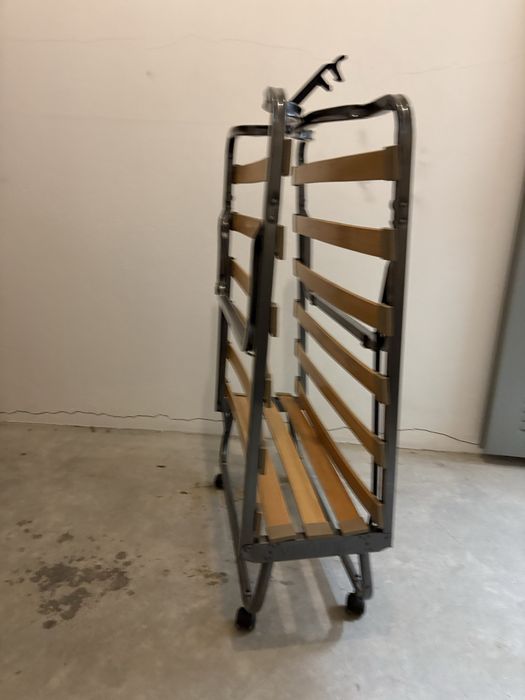 cama com rodinhas extrado