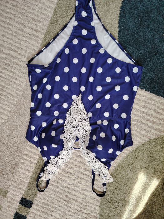 Купальник сдельный большого размера 52-54р горошки с кружевом XXL ч D