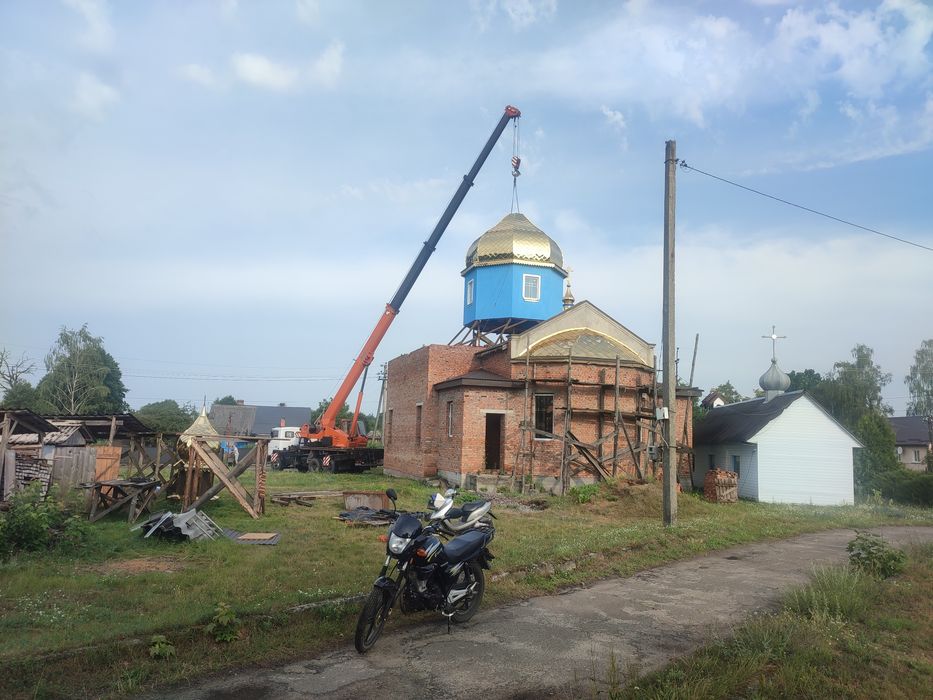 Послуги автокранів 25 тонн 28 метрів Волинська область є люлька