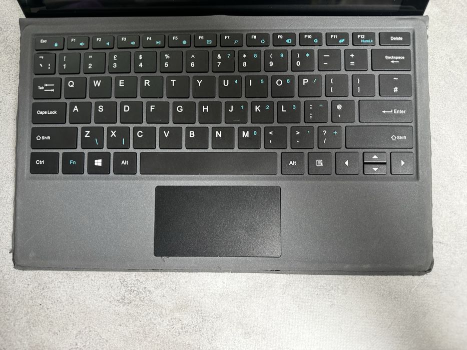 Планшет-трансформер Linx 12V64EDU / Atom x5-Z8330 / 4GB / 64GB / 12" Full HD Touch