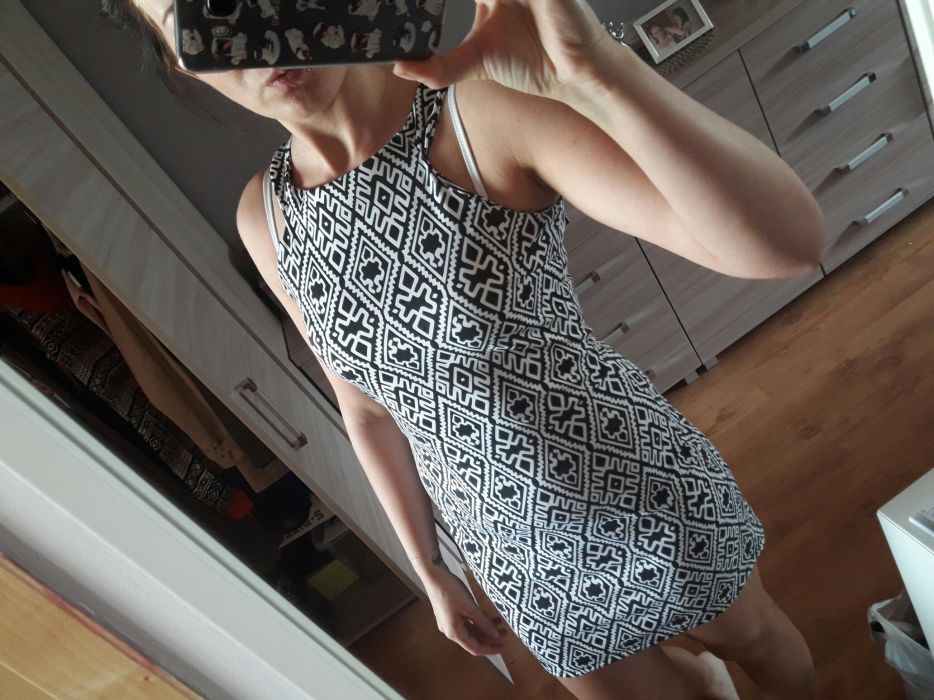 Sukienka mini czarno biala azteckie wzory