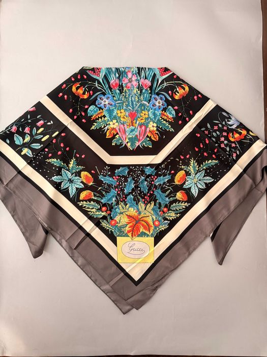 Платок Gucci Flowers Black Grey 90см Silk НОВЫЙ