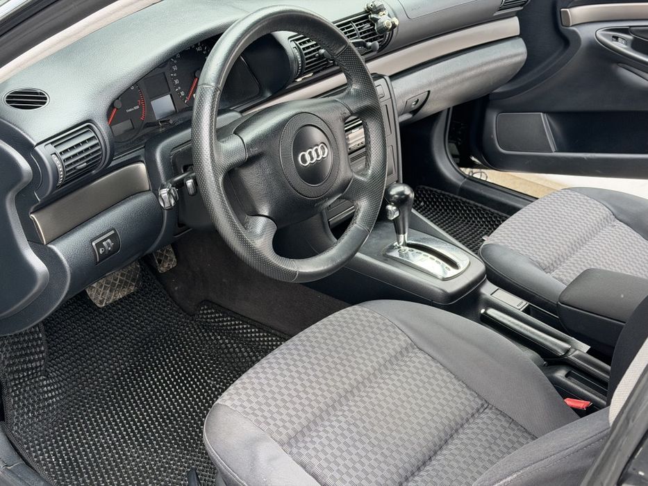 Audi A4 1.6  на Автоматі