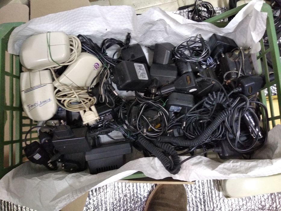 Carregador e diversos