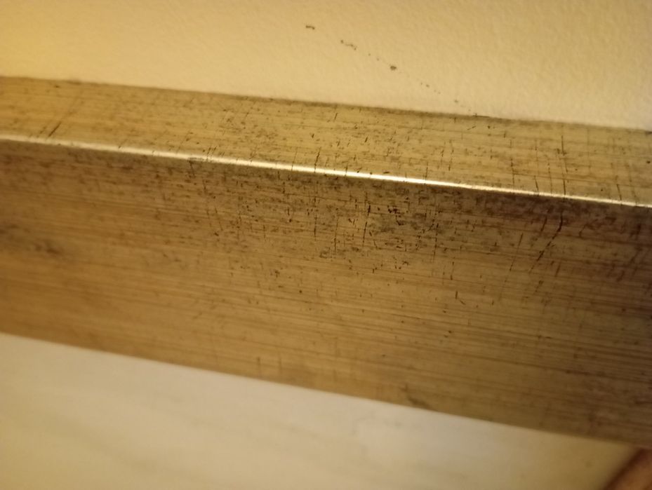 Moldura prateada com vidro 64cm x 57cm
