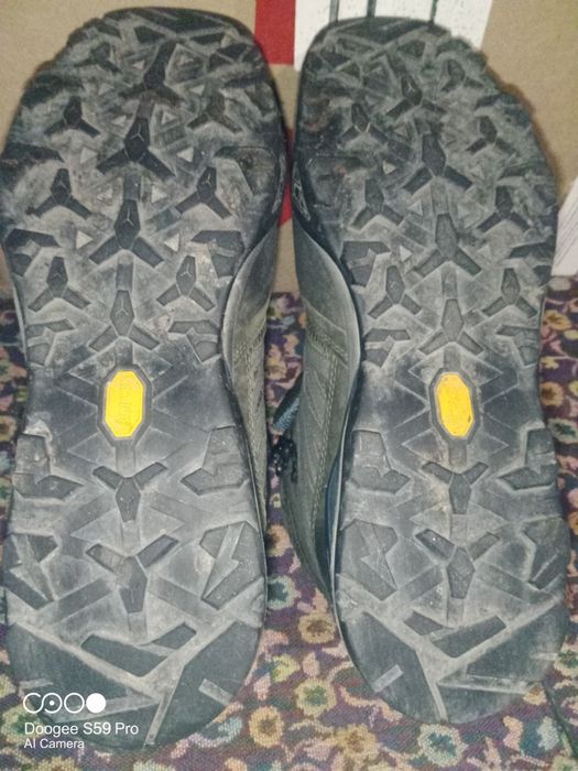 Ботинки трекинговые.