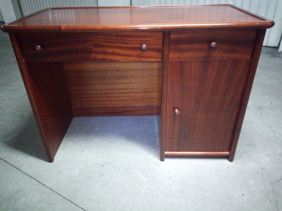 Secretaria 120x60 com cadeira, 2 gavetas e arrumação