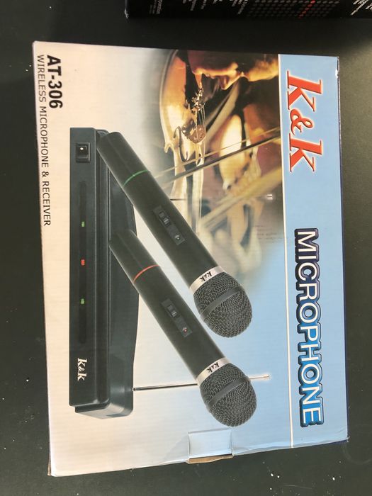 Microfone para karaoke com leitor de cds