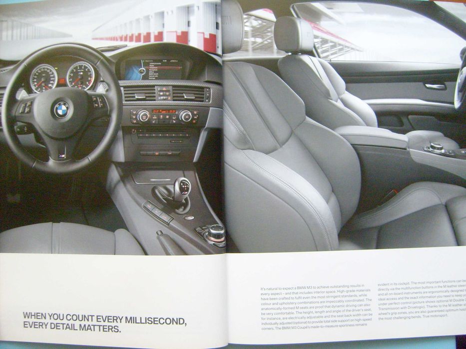 BMW M5 F10 + BMW M3 E92 & E93 - 2 prospekty 2012, stan BDB, 106 stron !!! Przesyłka GRATIS  !