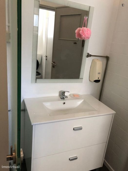 Quarto - localizado em Bonfim Porto