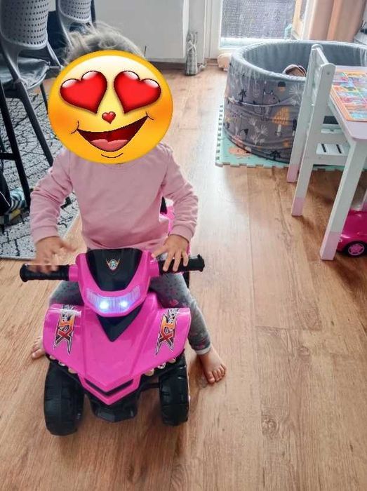 Jeździk Quad dla dziewczynki jeździdełko autko pchacz led klakson