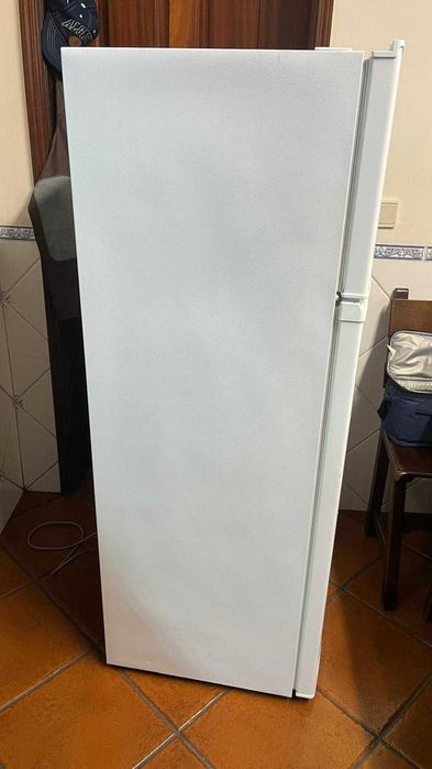 Frigorífico fiável em bom estado TEKA 210 Litros