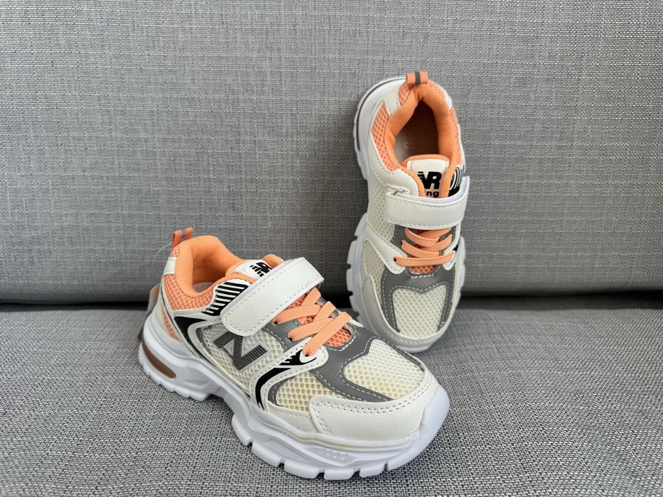 Кросівки нові розмір 29