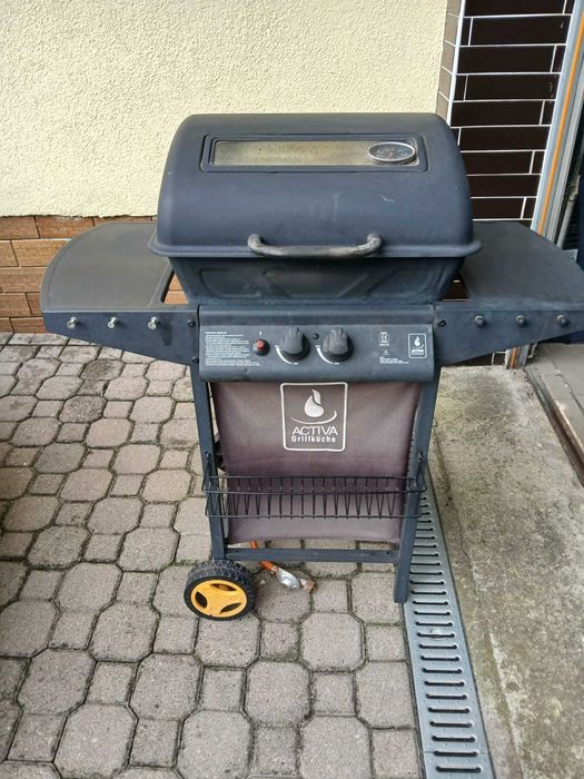Grill gazowy z termometrem