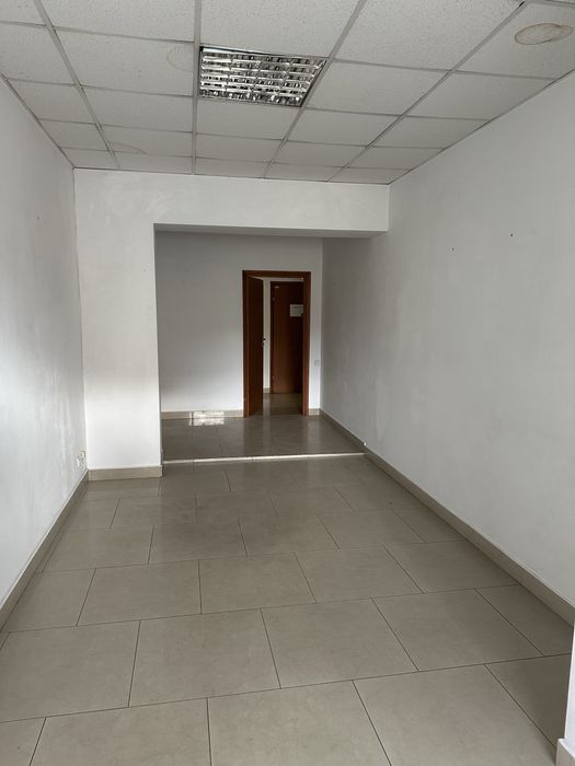 Продам приміщення в центрі офісне 800м2