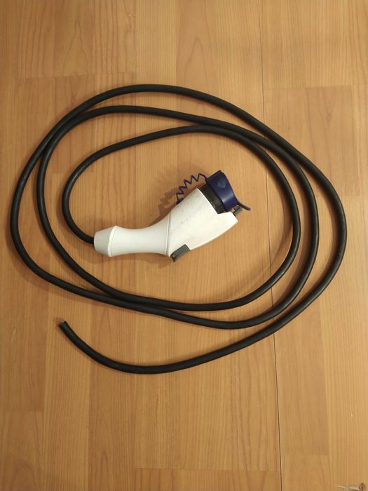 Ficha tipo 1 para carro elétrico.