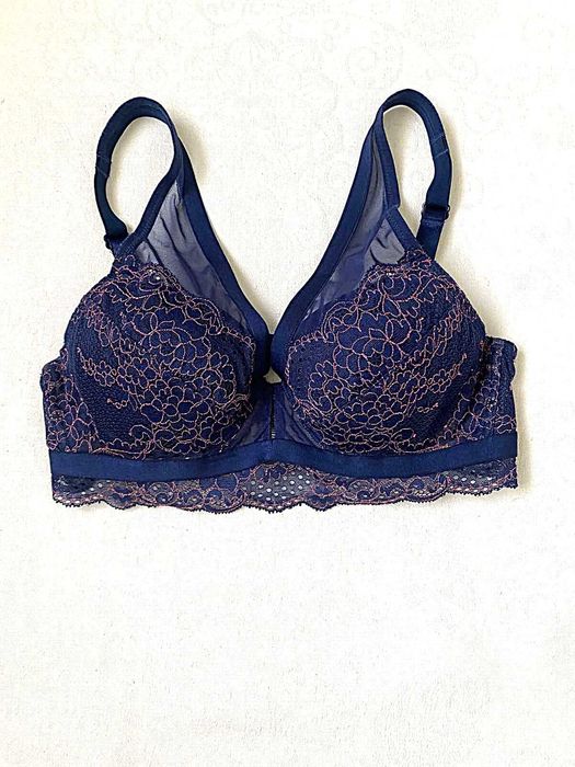 Бюстгальтер triumph (німеччина), на кісточках, з пуш-ап, розмір 70в