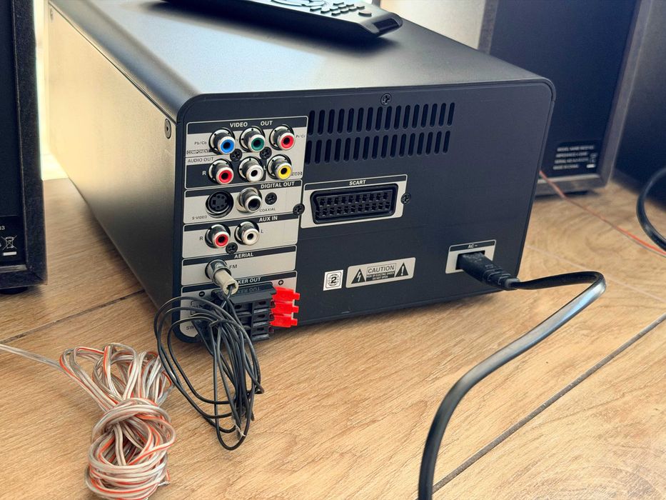 Mikrowieża 2.1 Philips MCD183 z subwooferem / USB / CD / DVD / MP3 / ładny stan + pilot