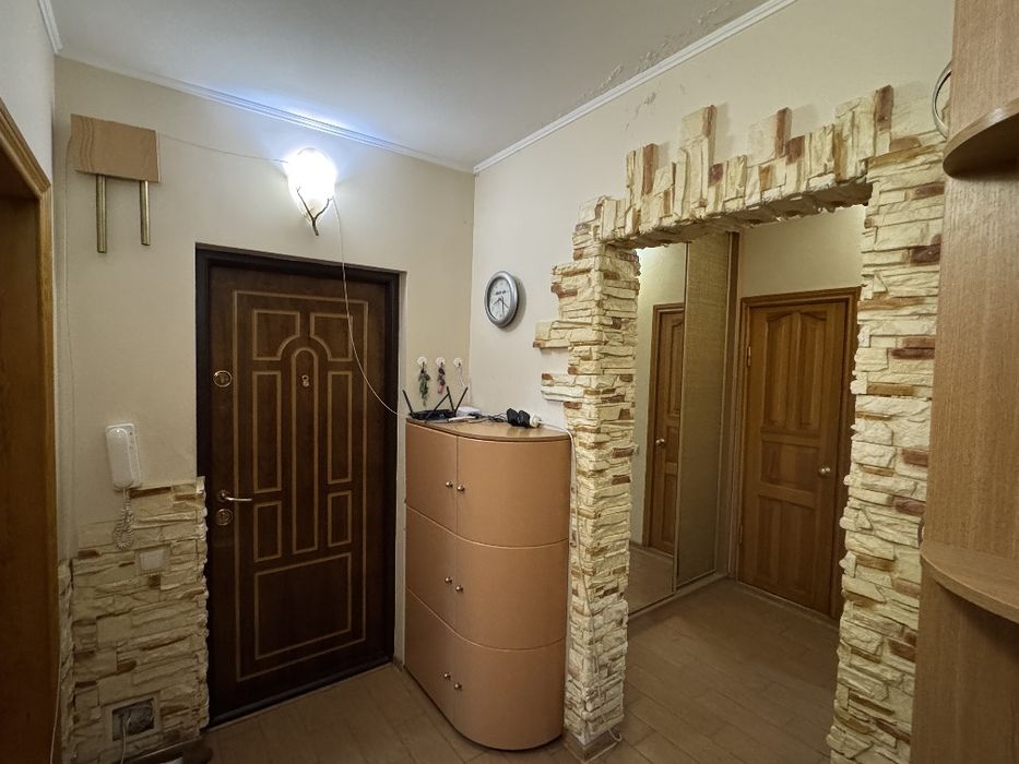 4-кім. Пр-т Григоренка Петра , Дарницький р-н  97 м. з ремонтом