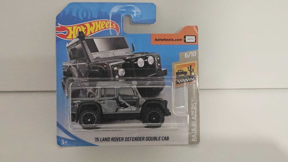 Hot Wheels Land Rover Defender Double Cab