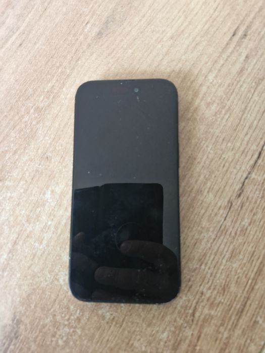 iPhone 15 uszkodzony