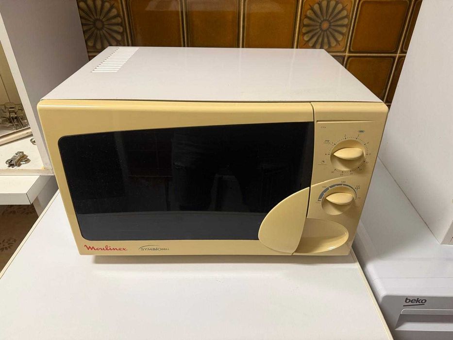 Micro-ondas Moulinex Symbio Grill em bom estado