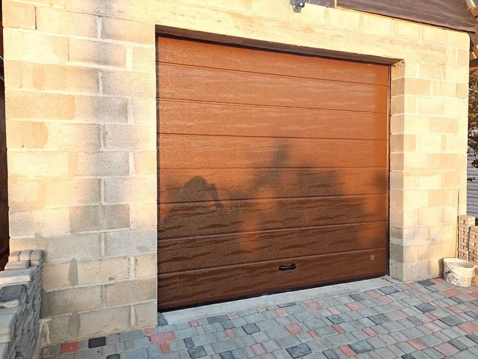 Автоматичні секційні ворота / автоматика / ролети