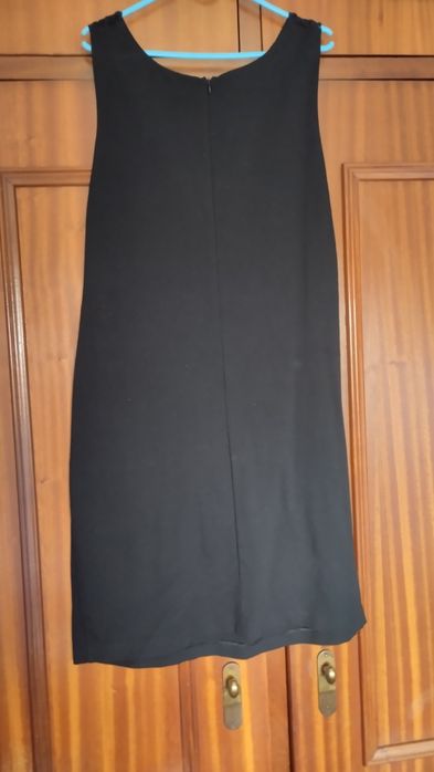Vestido preto bordado