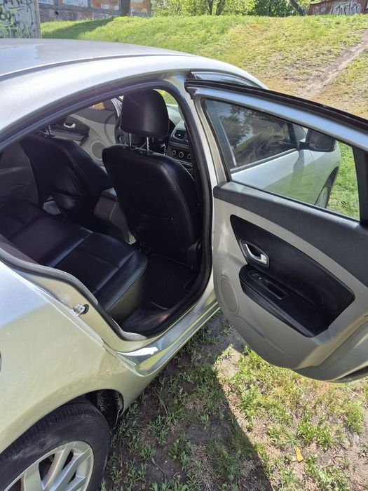 Renault Samsung sm3 (FLUENCE)