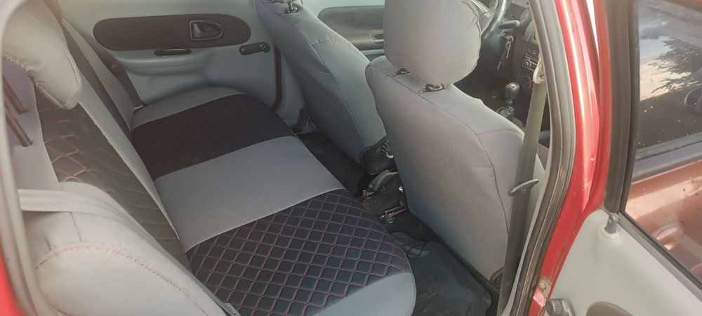 Renault Clio 2 . Simbol