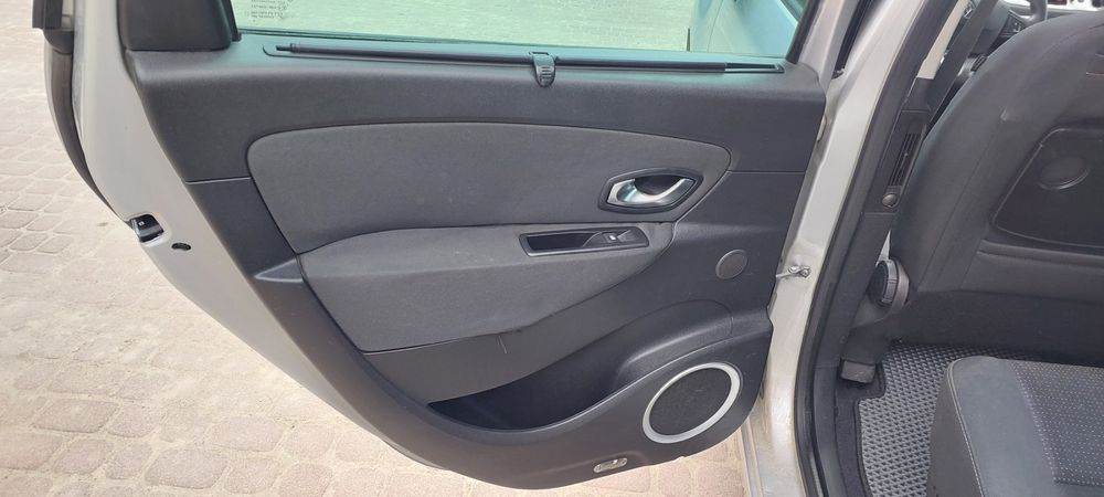 Авто Renault Scenic 2010р