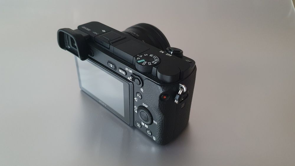Sony a6300 Obiektyw gratis.