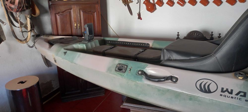Kayak Waterfall com Sonda e Motor