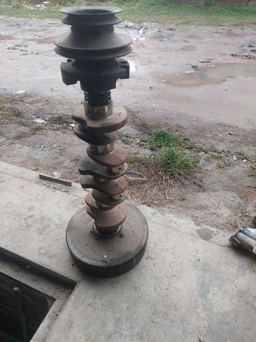 Запчастини до мерс 123 кусовні